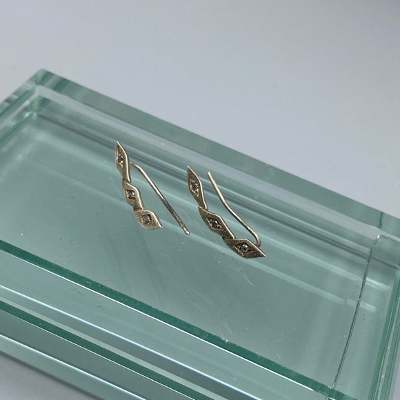 Diamond Earrings Silver- NWOT - climb up earlobes - Picture 5 of 10